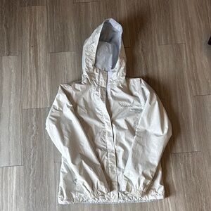 Columbia lightweight windbreaker jacket with Omni Tech Technology